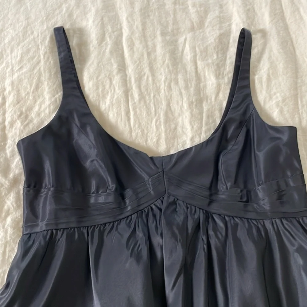 Carmen Marc Valvo: Silk Cocktail Dress with Bubble Hem - Picture 8 of 15